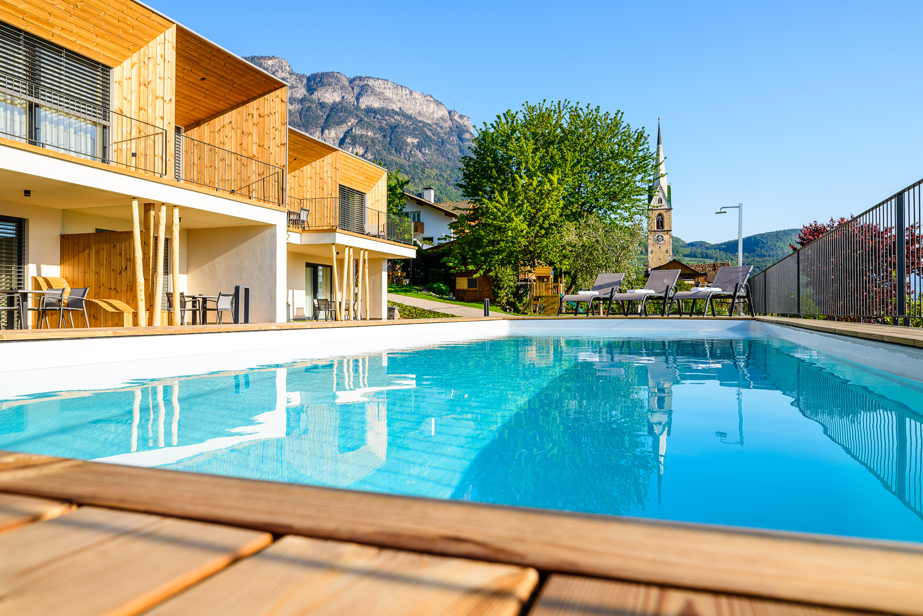 Moderne Ferienwohnungen mit Schwimmbad - Babioshof Kaltern Südtirol